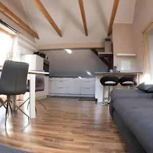Moderne, Gemütliche Dg-wohnung In Ruhiger Lage Apartment
